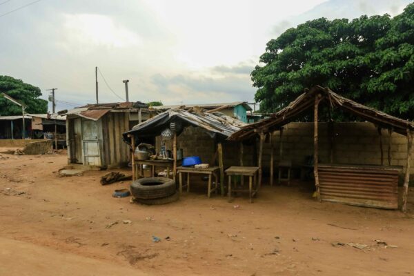 Liberian Soldiers Seal Slum to Halt Ebola